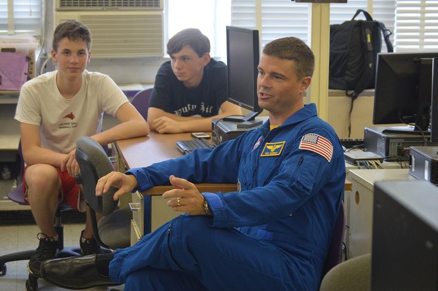 Wiseman speaks to members of the Griffin staff following his assemblies. Wiseman expanded upon the points discussed in his earlier oration, and discussed the value of NASA research, commercial spaceflight, and the value of failure. 