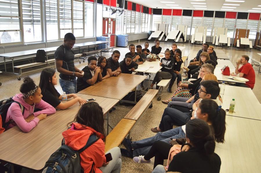 Students and faculty members attend Giving It Backs race forum in the classic cafeteria on May 1. The topics discussed included poverty, police brutality, and stereotypes. 