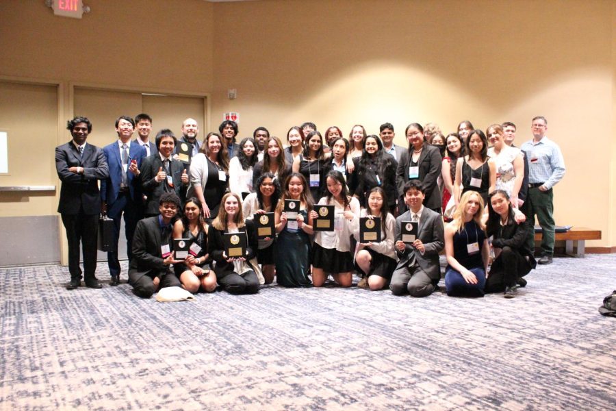 Dulaney+Key+Club+sweeps+the+awards+at+District+Convention