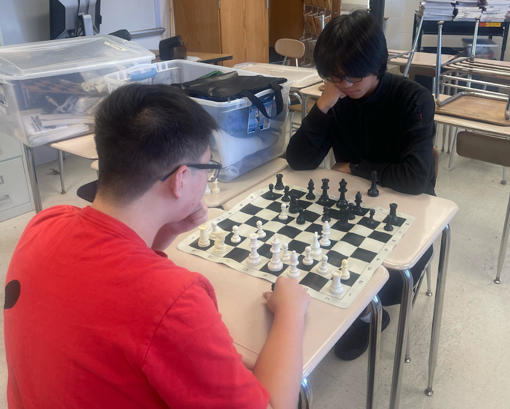 Students+checkmate+their+teachers+at+Dulaney+chess+club