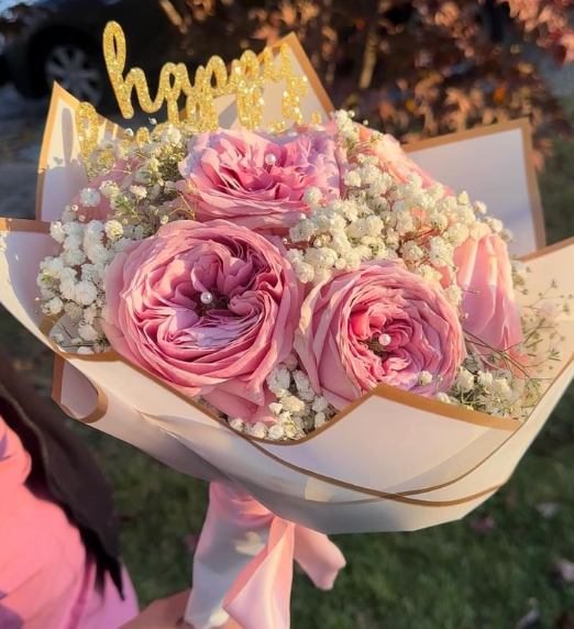 Student starts custom bouquet business