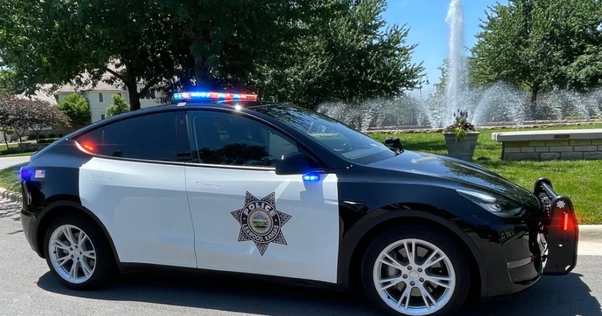 Leawood Dive Crew Finds Vehicle in Norwood Street Retention Pond, and Police Say the License Plate Matches a Car Linked to a Missing Person Investigation